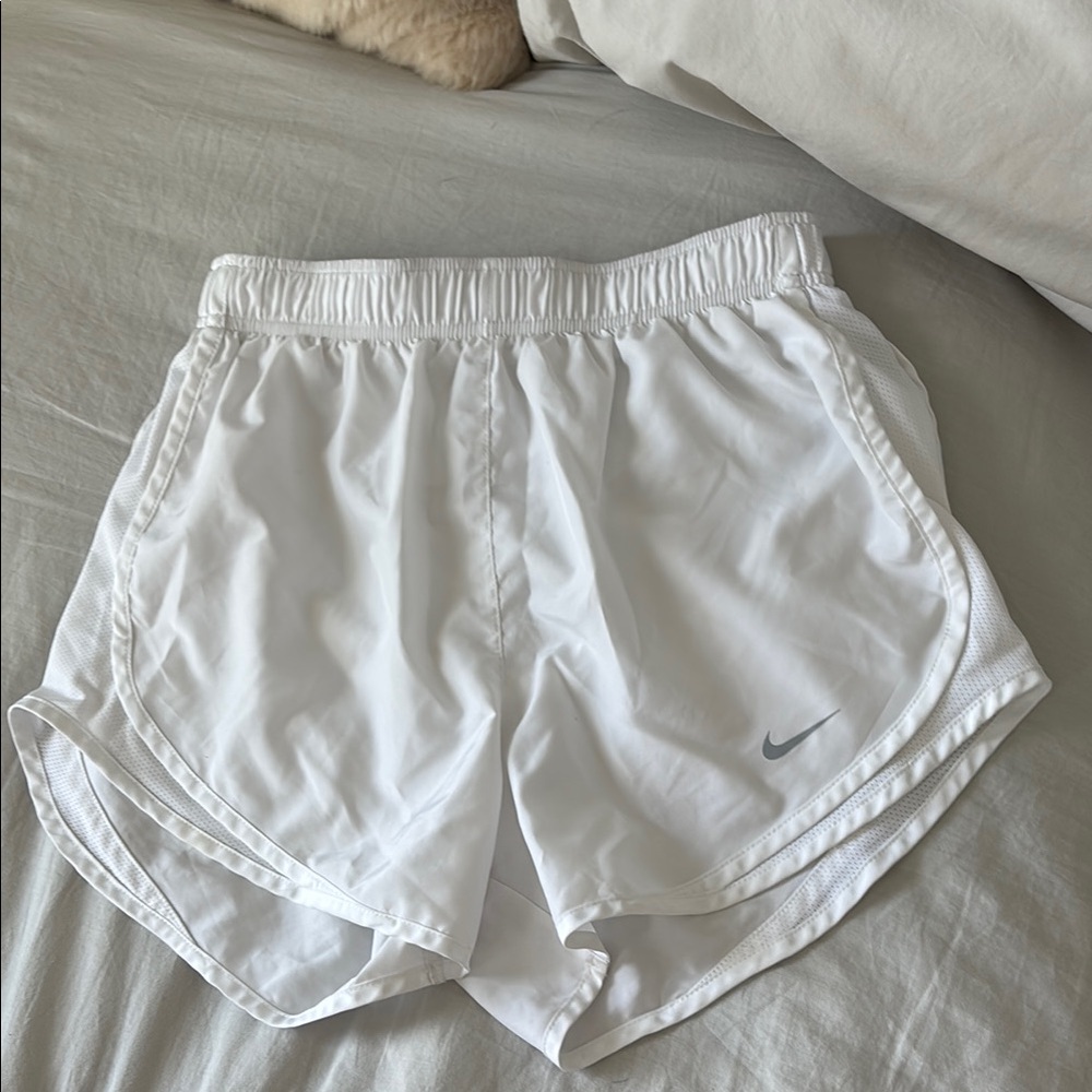 Nike White Athletic Shorts Lightweight Moisture-Wicking